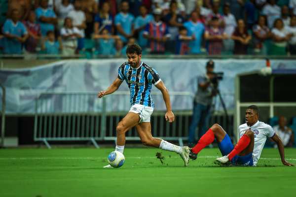  Súmula de Bahia x Grêmio relata invasão de torcedor e saída de campo de Renato e seu banco – Globo