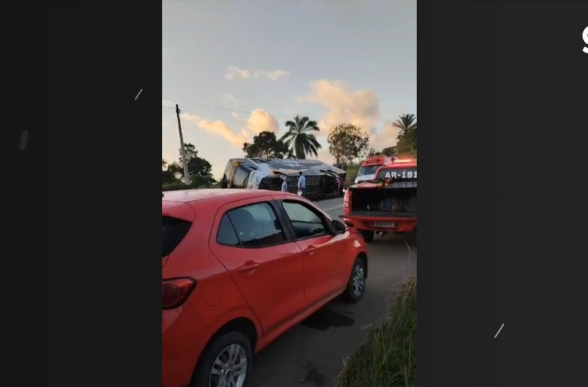  Ônibus de turismo do Rio de Janeiro tomba em rodovia na Bahia e deixa 9 mortos e 23 feridos – G1