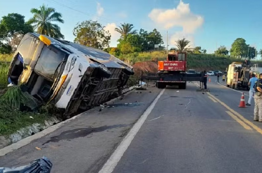  Acidente com ônibus de turismo do Rio deixa ao menos 9 mortos e 23 feridos na BR-101, na Bahia – Extra
