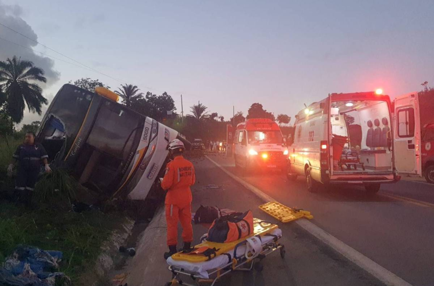  Acidente com ônibus de turismo deixa 9 mortos e 23 feridos na Bahia – UOL