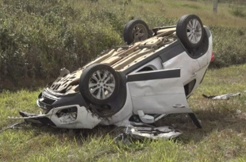  Motorista morre após bater em carreta durante ultrapassagem em estrada na Bahia – G1